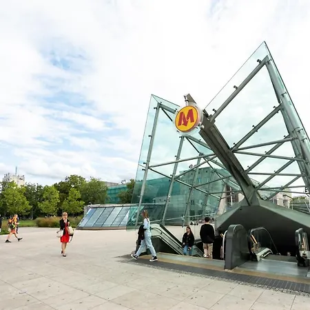 Centrum Nauki Kopernika Luxury 아파트